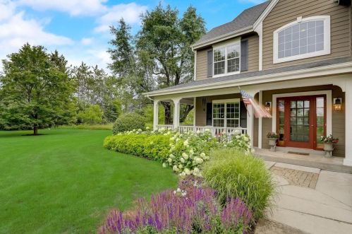 742 Sedge Meadow Ct, Oconomowoc, WI 53066-8643