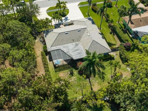 1905 Imperial Golf Course Blvd, Naples FL  34110-1007 exterior