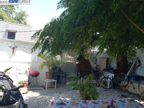 1326 Birch St, West Pittsburg, CA 94565-2722