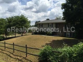 124 Hideaway Hills Rd, Johnson City TN  37615-2548 exterior