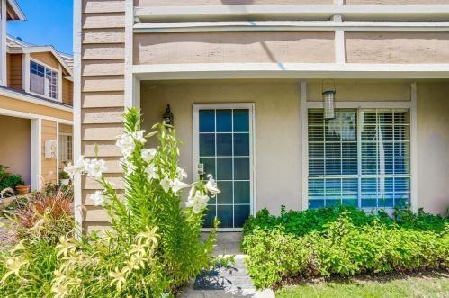 9831 Cedar St, Bellflower, CA 90706-6907