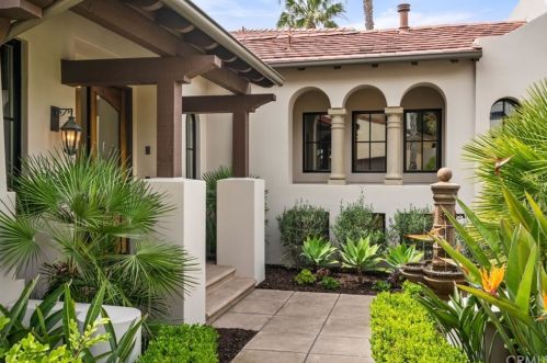 88 Sidney Bay Dr, Newport Beach, CA 92657-2105
