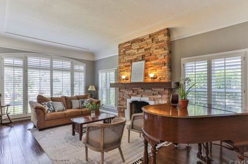 2019 Chilton Dr, Glendale, CA 91201-1169