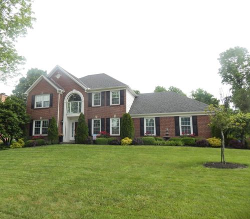 888 Blackpine Dr, Milford, OH 45150-6502