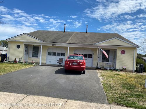 15 Reef Pl, Bricktown, NJ 08723-7201