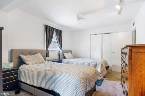 1009 Willow St, Southampton PA  18966-3435 exterior