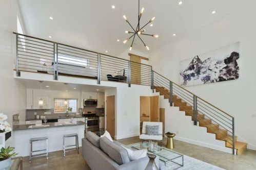 2835 Helen St, Oakland, CA 94608-4025