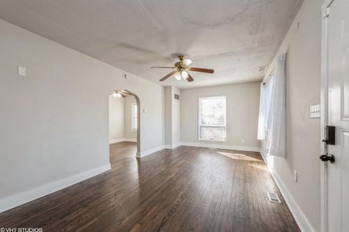 2323 Orange St, Gary, IN 46405-1136