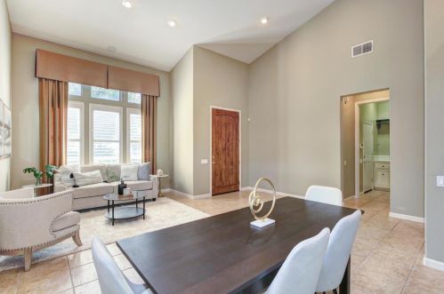 1000 Souza Dr, Folsom CA  95762-7550 exterior