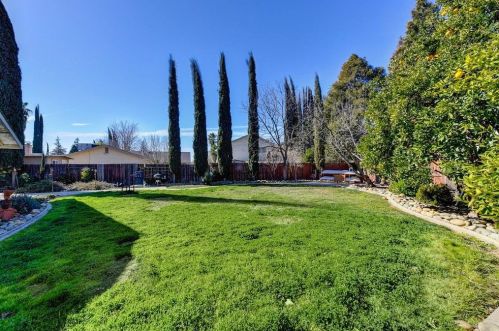 11029 Chemo River Ct, Rancho Cordova CA  95670-2703 exterior