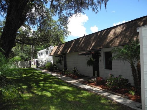 18717 Hamilton St, Lutz, FL 33549-3820