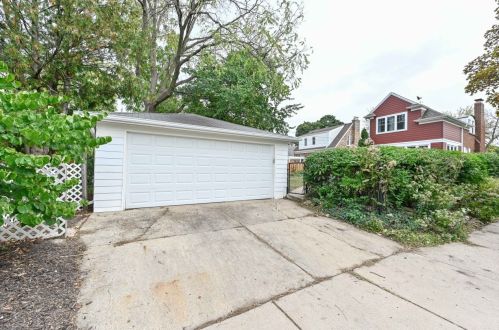 7938 Clarke St, Milwaukee WI 53206-3149 exterior