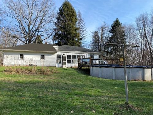 155 State Line Rd, Greenville, PA 16125-9274