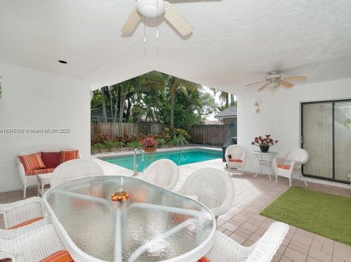 3220 37th St, Hollywood FL  33021-2636 exterior