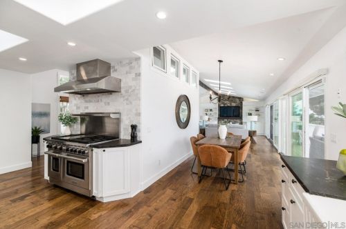 683 Glenmont Dr, Solana Beach CA  92075-1313 exterior