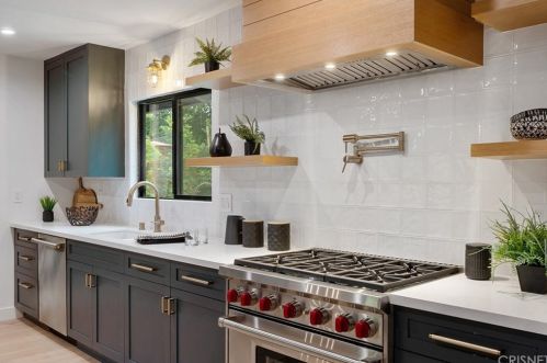 4070 Bakman Ave, North Hollywood CA  91602-3302 exterior