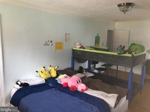 26 Johns Rd, Cheltenham PA  19012-1420 exterior