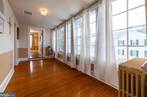 102 High St, Edinburg VA  22824-3084 exterior