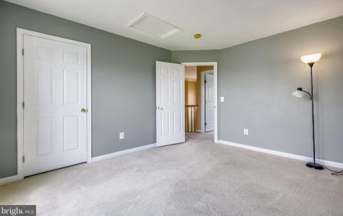 39 Houser Dr, Lovettsville VA  20180-8631 exterior