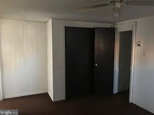 6501 Guyer Ave, Philadelphia PA 19153-2405 exterior