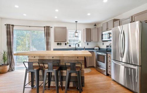 87 Garney Rd, Wakefield NH  03872-7400 exterior