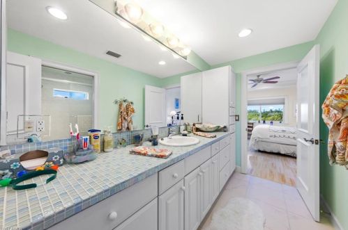 848 Birdie View Pt, Sanibel FL  33957-4629 exterior