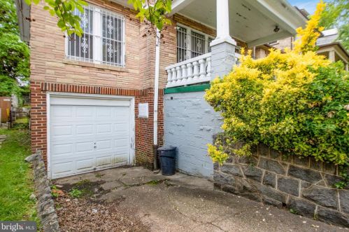 2809 Monroe St, Washington, DC 20018-2611