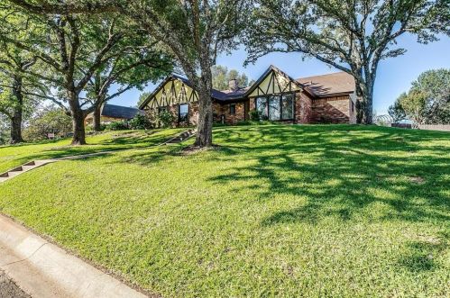 806 Shady Creek Dr, Cleburne, TX 76033-6123