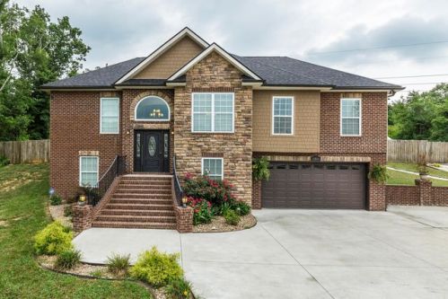 2300 Woods Smith Rd, Knoxville, TN 37921-3928