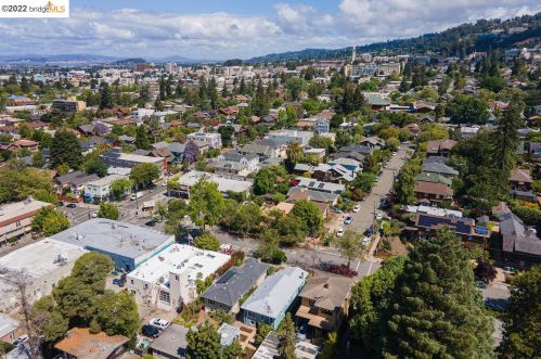 2718 Russell St, Berkeley CA 94705-2333 exterior