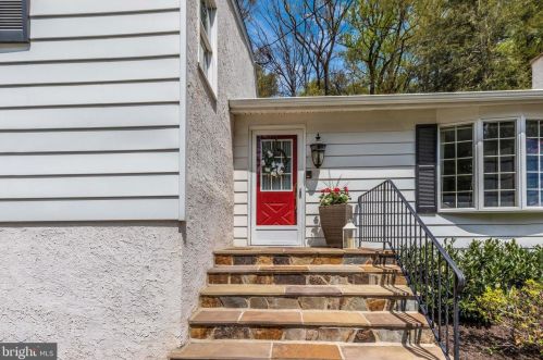 40 Oak Ln, Berwyn, PA 19312-1218