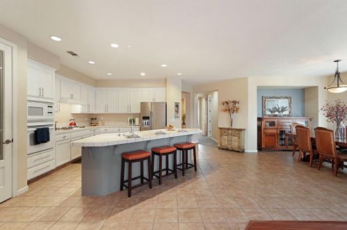 767 Red Barn Pl, Lathrop CA  95330-8975 exterior