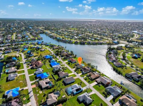 416 24th St, Cape Coral, FL 33990-4326