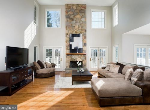 1136 Pebble Spg Dr, Berwyn PA 19312-2148 exterior