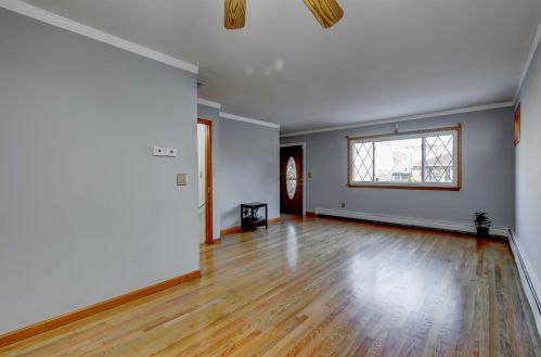 1515 40th St, North Bergen, NJ 07047-2524