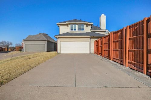 302 Pecos Trl, Irving TX 75063-4543 exterior