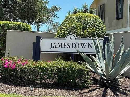 7423 Jamestown Ter, Hobe Sound FL 33455-5876 exterior