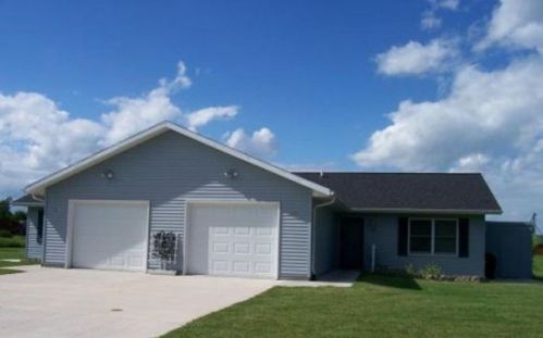 326 Chestnut St, Hilbert WI  54129-9293 exterior