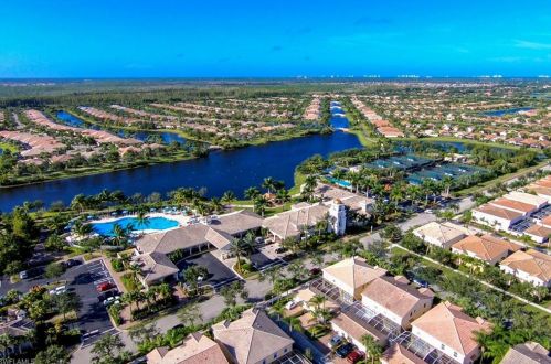 15387 Upwind Dr, Bonita Springs FL  34135-8588 exterior
