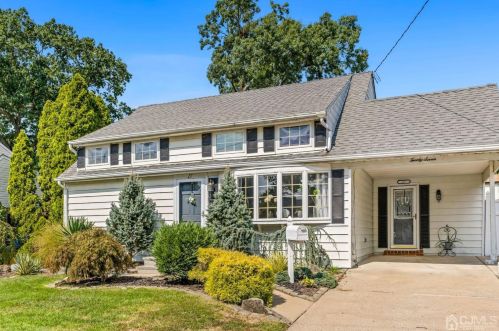 27 Shetland Rd, East Brunswick, NJ 08816-4341