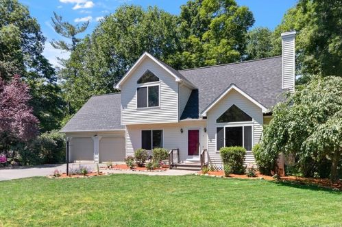 3 Coventry Ln, Beacon Falls, CT 06403-1203