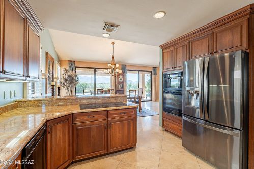 65105 Canyon Dr, Tucson, AZ 85739-3004