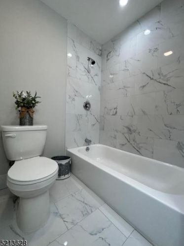 423 Drake Ave, Roselle NJ  07203-1425 exterior