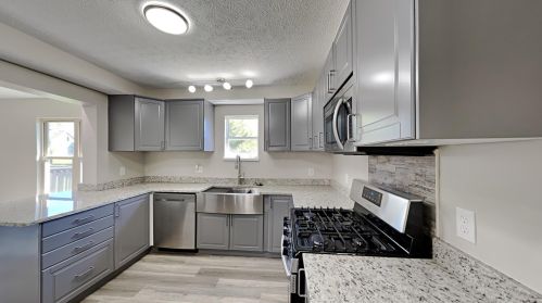 424 Barrington Rdg, Pataskala, OH 43062-8129
