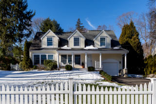 81 Fitch Ave, Tokeneke, CT 06820-5341