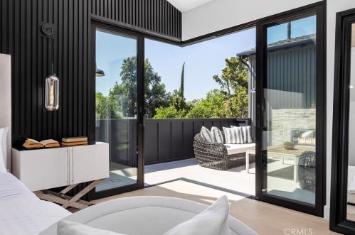 4955 Haskell Ave, Van Nuys CA  91436-1674 exterior