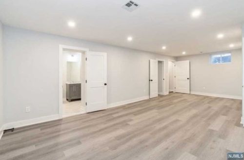 676 Ramapo Valley Rd, Oakland NJ  07436-3003 exterior