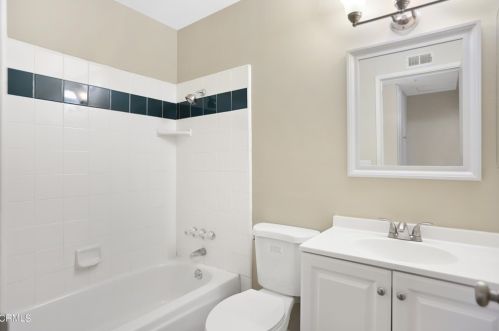 2211 Isabella St, Oxnard CA  93036-2621 exterior