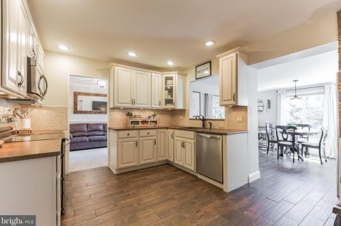 1 Jonquil Ct, Wilmington, DE 19808-1952