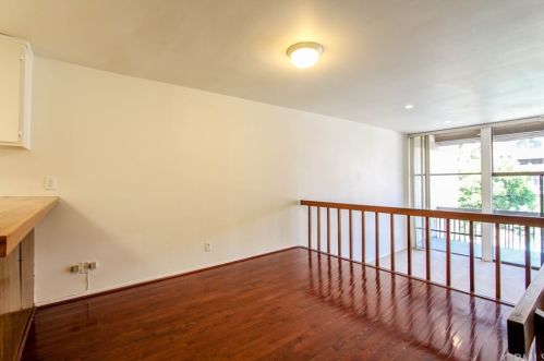 7217 Marina Pacifica Dr, Long Beach CA 90803-3809 exterior